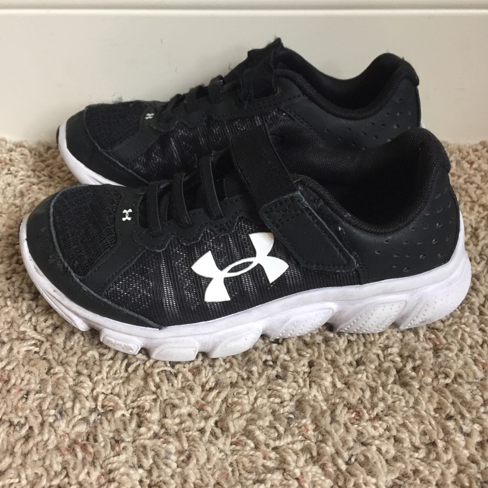 Under Armour Youth shoes